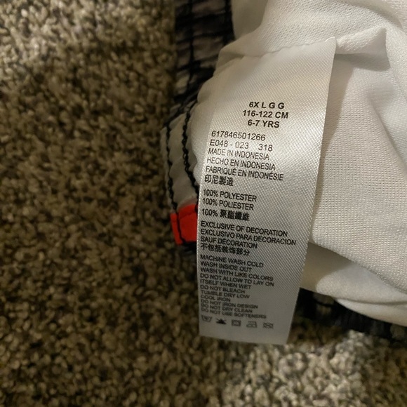 NIKE - GREY & WHITE SHORTS - Picture 4 of 6